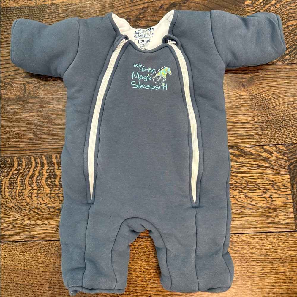 Baby Merlin’s Sleepsuit Gray/Blue Very cozy, soft sleep sack sz large 18-21 lbs